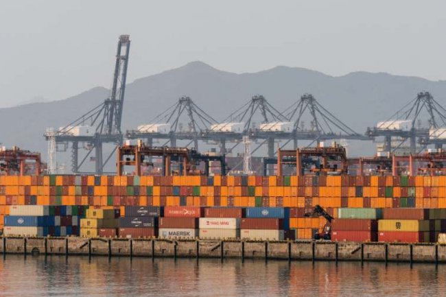 Ekonomi AS Terguncang, Eskalasi Tarif Trump Diprediksi Mereda