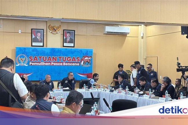 Rapat di Aceh Tanpa Sapaan 'Yang Terhormat'