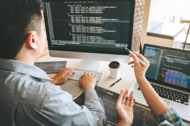 Karier Apa Saja untuk Lulusan IT? Peluang Luas di Era Transformasi Digital