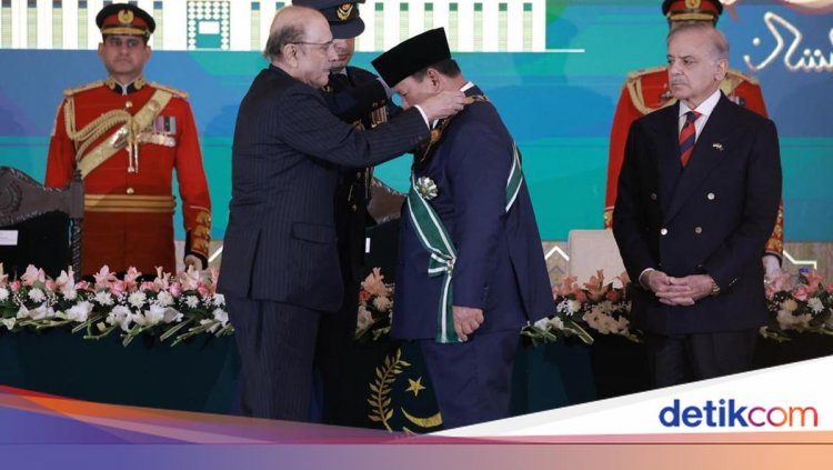 Prabowo Terima Bintang Kehormatan Tertinggi dari Presiden Pakistan