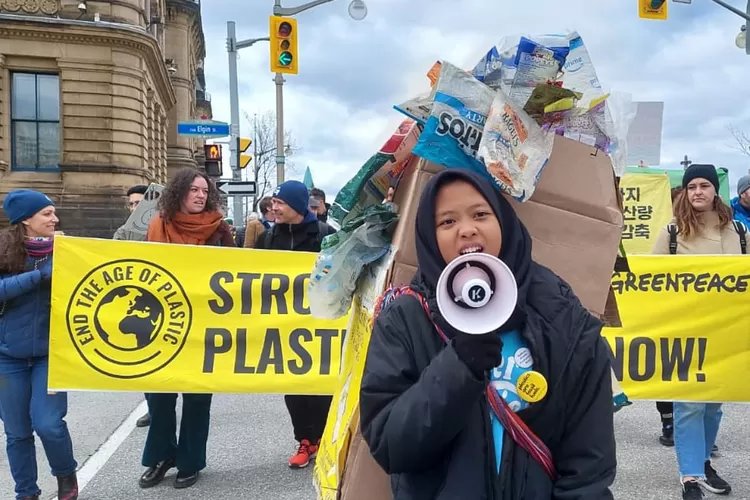 Mahasiswa Unair Dorong Aksi Global Atasi Krisis Plastik di Forum Internasional