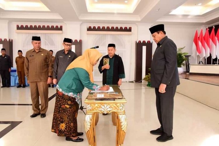 Lantik 39 Pejabat Fungsional, Gubernur Gusnar Ingatkan Peran Strategis dalam Pembangunan Gorontalo