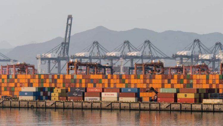 Ekonomi AS Terguncang, Eskalasi Tarif Trump Diprediksi Mereda