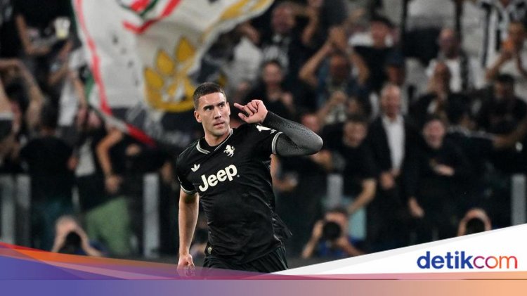 Barcelona Incar Vlahovic untuk Gantikan Lewandowski?