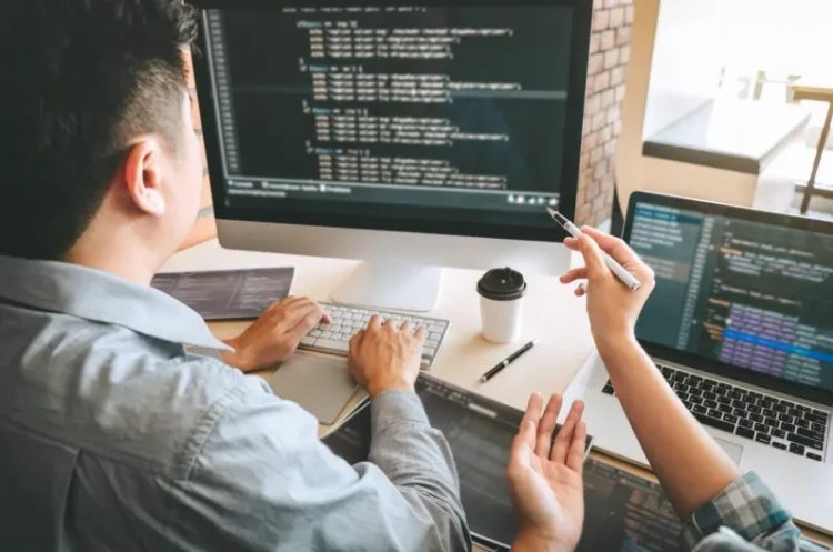 Karier Apa Saja untuk Lulusan IT? Peluang Luas di Era Transformasi Digital