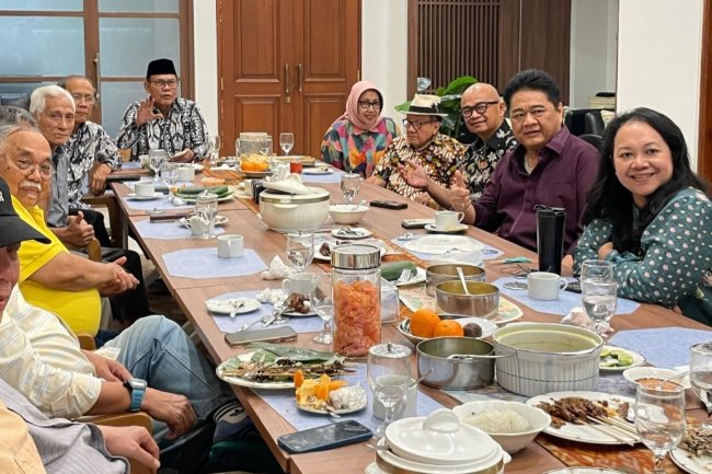 Ridwan Hisjam dan Akbar Tandjung, Poros Lama yang Tetap Jadi Acuhan Kader-kader Golkar