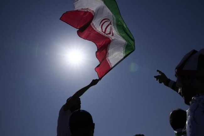 Iran Bergejolak, Harga Minyak Mendidih: Rupiah di Ujung Tanduk?