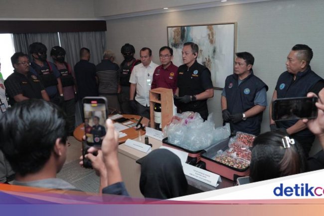 Potret BNN Bongkar 'Pabrik' Vape Narkoba Jaringan Internasional di Jaksel