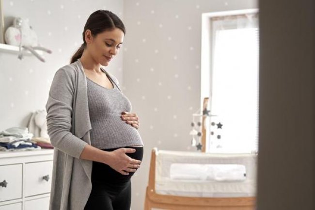 Bisakah Bayi di Kandungan Merasakan Usapan Perut Ibunya? Simak Penjelasan Pakar