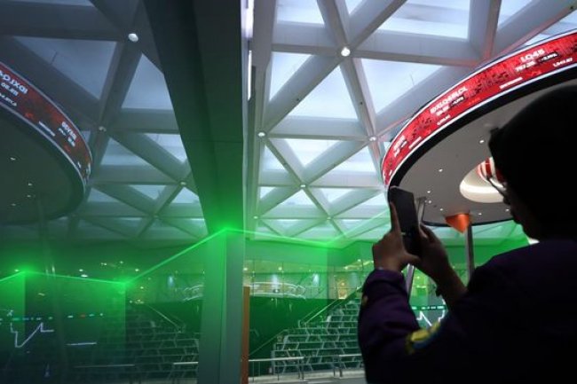 IHSG & Rupiah Hadapi Pekan Berat: Menanti Sinyal The Fed