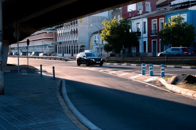 Mendefinisikan Ulang Mengemudi: Otak Digital di Balik Roda Otomotif