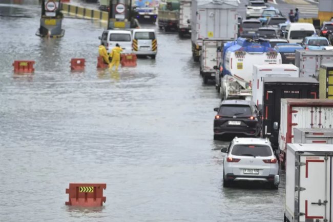 Pakar Otomotif dari ITB Ingatkan Risiko Tersembunyi saat Mobil Listrik Terjang Banjir