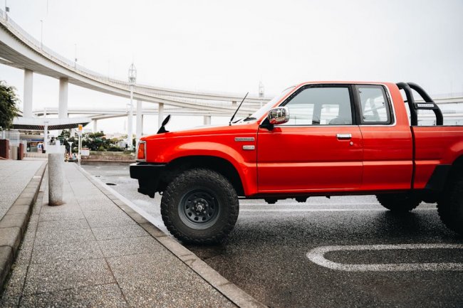 Revolusi Berkendara: Sensor dan AI sebagai Jantung Keselamatan Otomotif