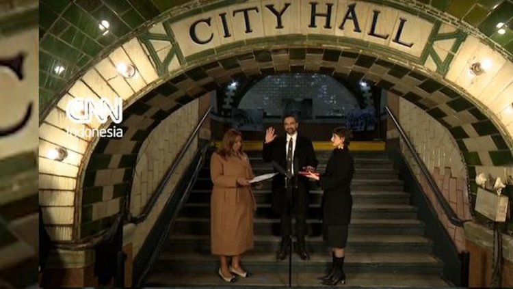 Momen Mamdani Disumpah Jadi Wali Kota New York Pakai Al-Qur'an