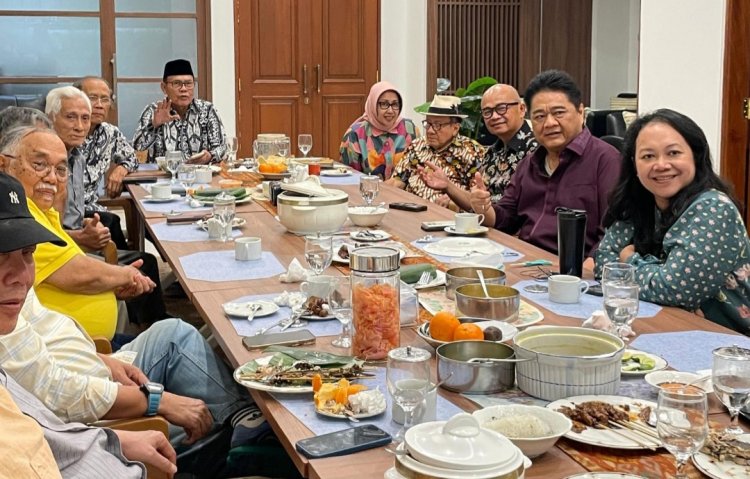 Ridwan Hisjam dan Akbar Tandjung, Poros Lama yang Tetap Jadi Acuhan Kader-kader Golkar