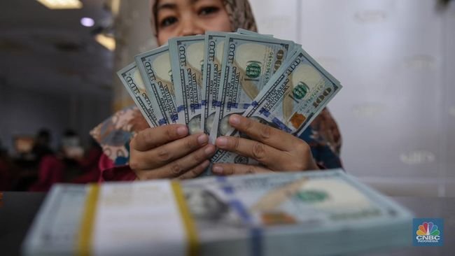 Rupiah Hadapi Beban Berat di 2026, Dolar Bisa di Atas Rp16.800