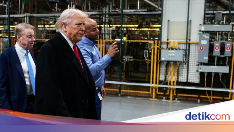 Trump ke Detroit, Klaim Kebijakan Tarif Dongkrak Investasi Industri Otomotif