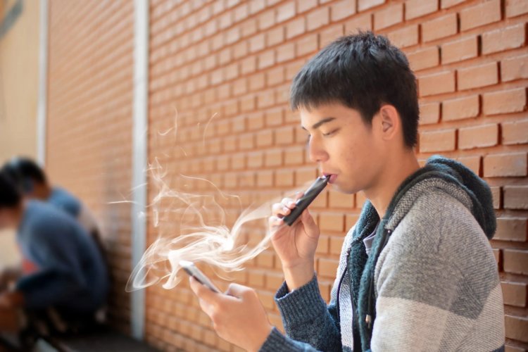Bahaya Vape Atau Rokok Elektrik untuk Kesehatan