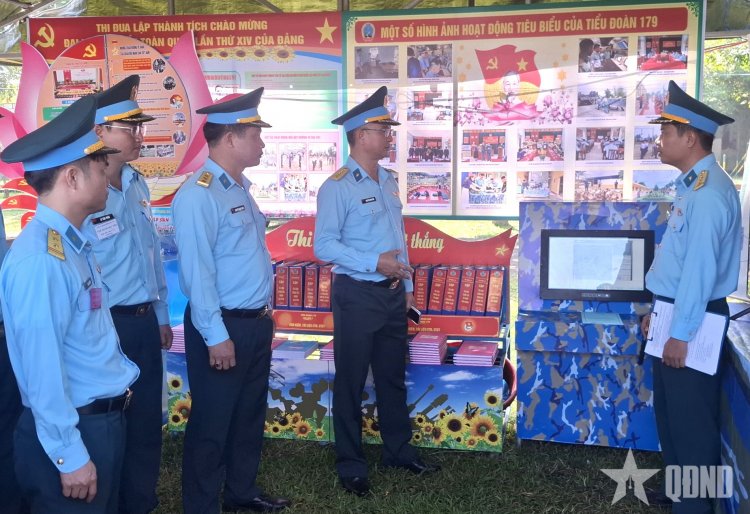 Resimen Rudal ke-282 meningkatkan penerapan teknologi informasi dan transformasi digital untuk meningkatkan kualitas pelatihan.