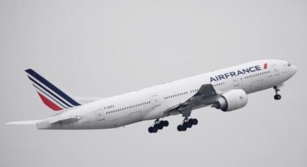 Spekulasi AS Serang Iran, Maskapai Internasional Batasi Penerbangan di Timur Tengah