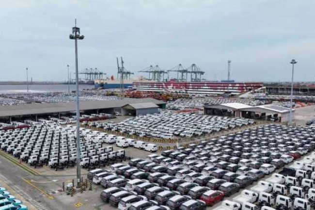 Kinerja Otomotif 2025: Ekspor Mobil Pecahkan Rekor, Bagaimana Penjualan Lokal?