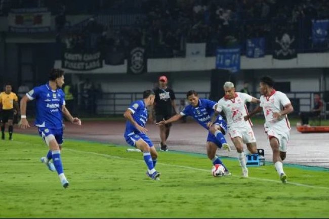 Kalah dari Persib Bandung, Pelatih Malut United Soroti Kinerja Wasit