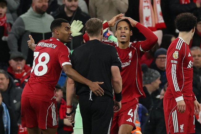 Klasemen Liga Inggris: Jarak Liverpool dengan MU Melebar