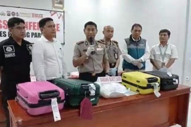 Penyelundupan 7 Kg Sabu di Bandara Minangkabau, 4 Orang Sindikat Internasional Ditangkap