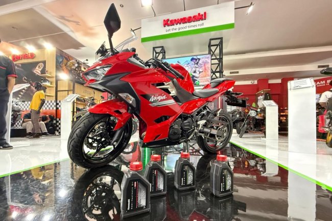 Motul jalin kerja sama dengan Kawasaki Indonesia di IIMS 2026