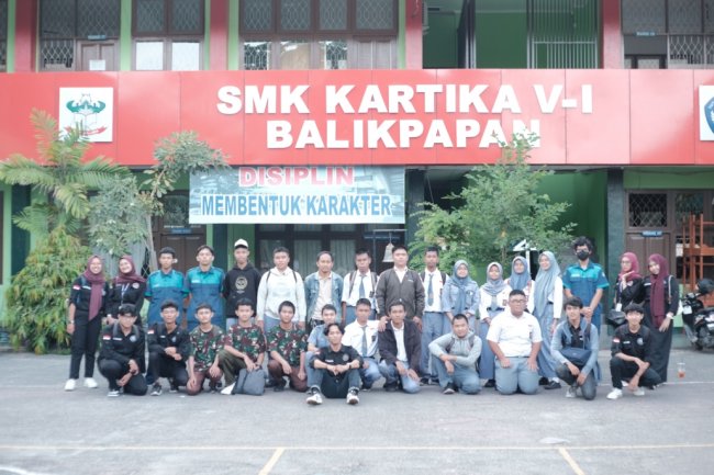 HimaTI Universitas Mulia Perkuat Literasi Keamanan Siber Siswa SMK Kartika V-1