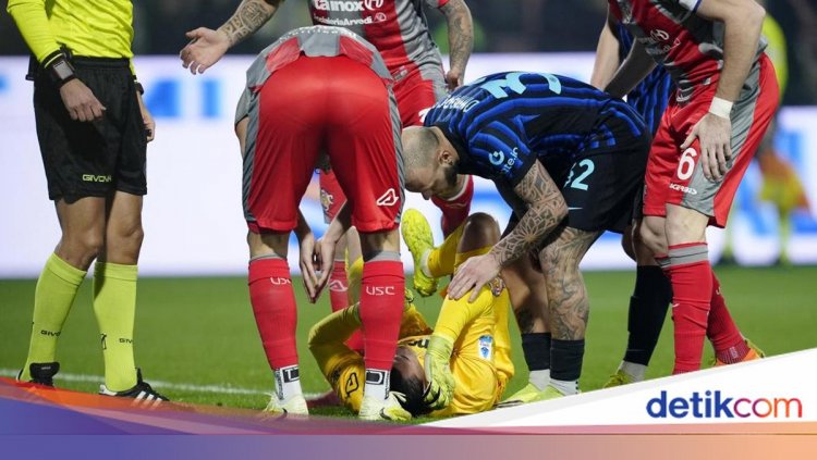 Pelatih Cremonese Dag-dig-dug Lihat Emil Audero Kena Flare