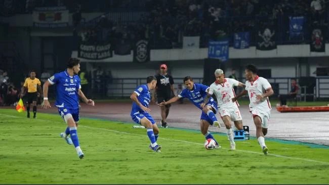 Kalah dari Persib Bandung, Pelatih Malut United Soroti Kinerja Wasit