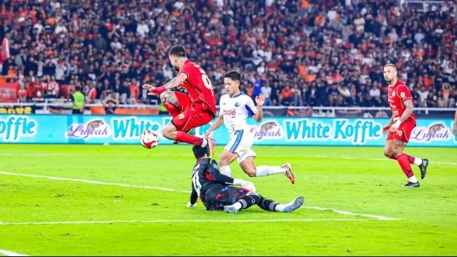 Persija Kalah dari Arema 0-2, Mauricio Souza Akui Kesulitan Tembus Benteng Pertahanan Lawan