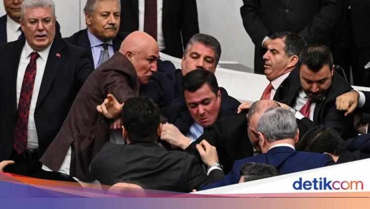 Ricuh! Anggota Parlemen Turki Adu Jotos Gegara Menteri Baru Erdogan