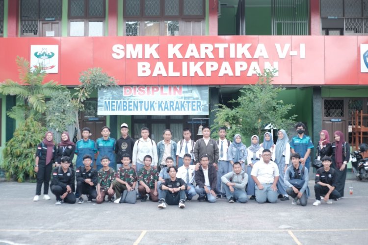 HimaTI Universitas Mulia Perkuat Literasi Keamanan Siber Siswa SMK Kartika V-1