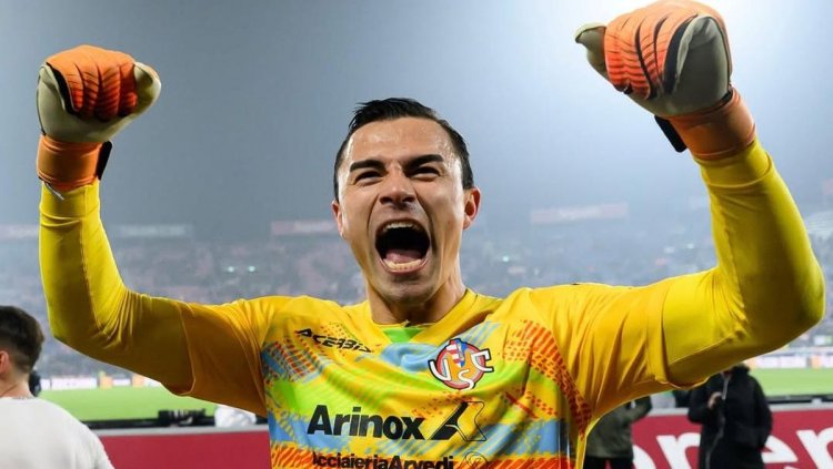 Dapat Rating Gila 9,3, Emil Audero Masih Kalah dari Kiper Genoa